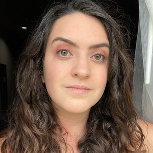 Meet your Posher, Lois